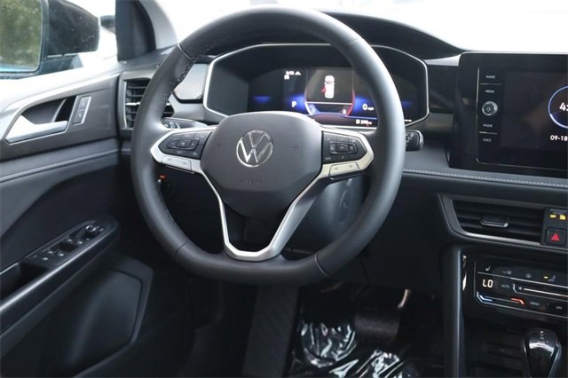 New 2025 Volkswagen Taos SE image 25