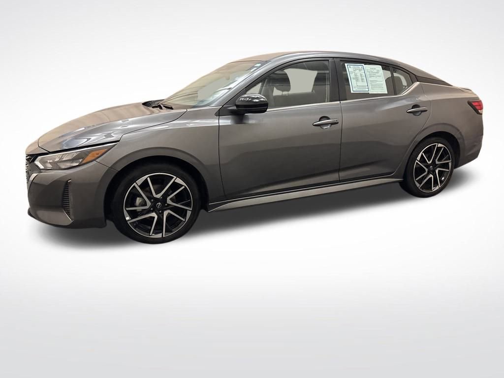 Used 2025 Nissan Sentra SR image 9