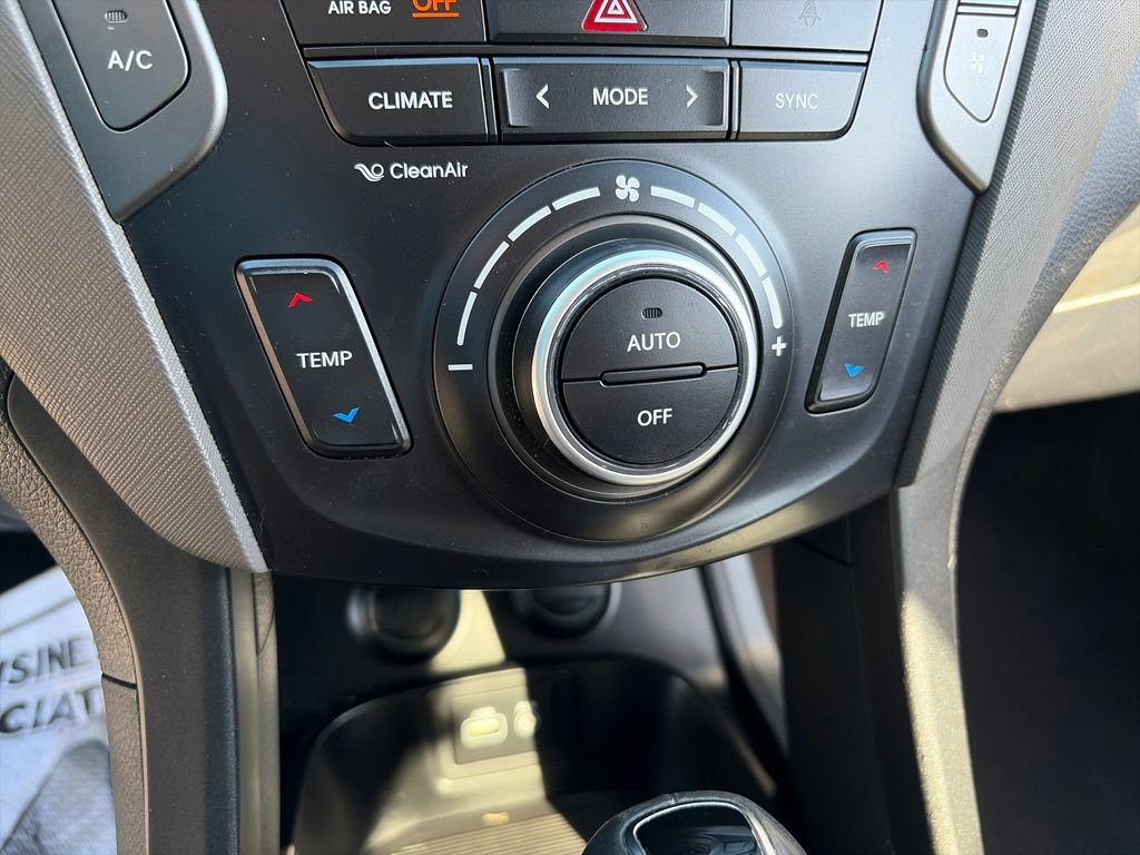 Used 2017 Hyundai Santa Fe AWD image 24