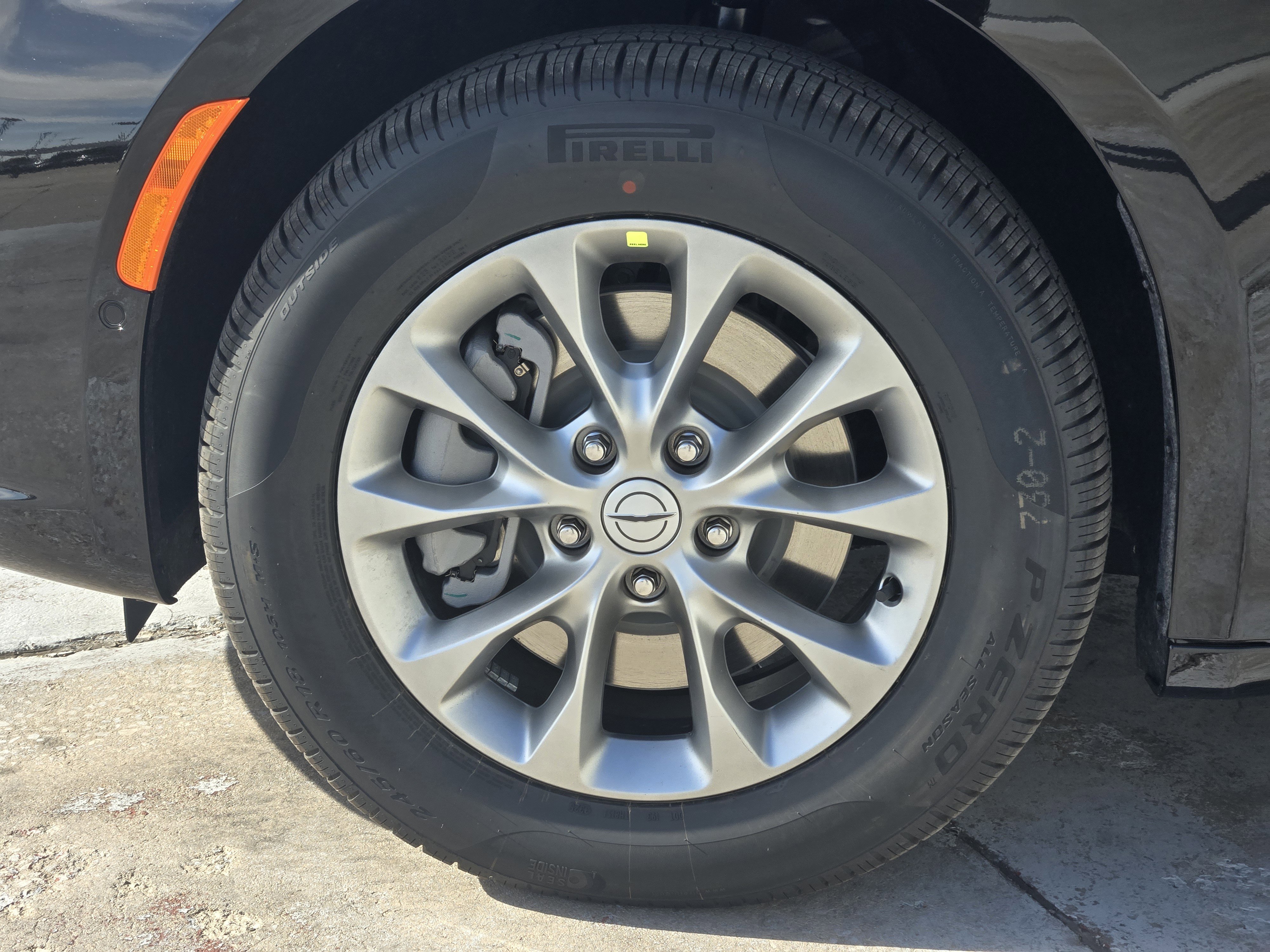 New 2026 Chrysler Pacifica Limited image 10