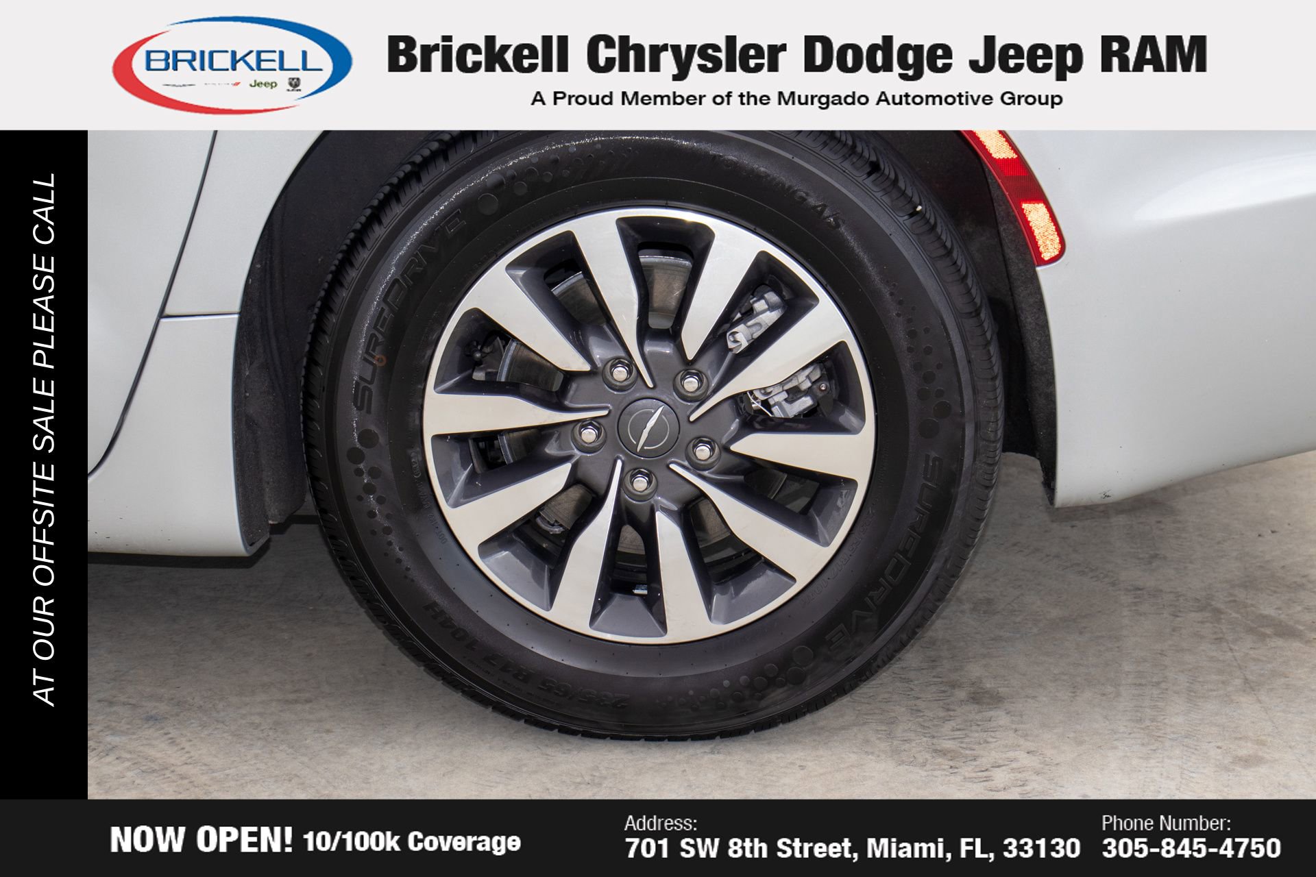 Used 2023 Chrysler Pacifica Limited FWD image 37
