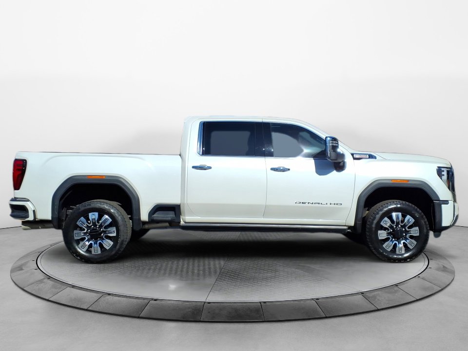 Used 2024 GMC Sierra 2500 Denali w/ Denali Reserve Package image 8