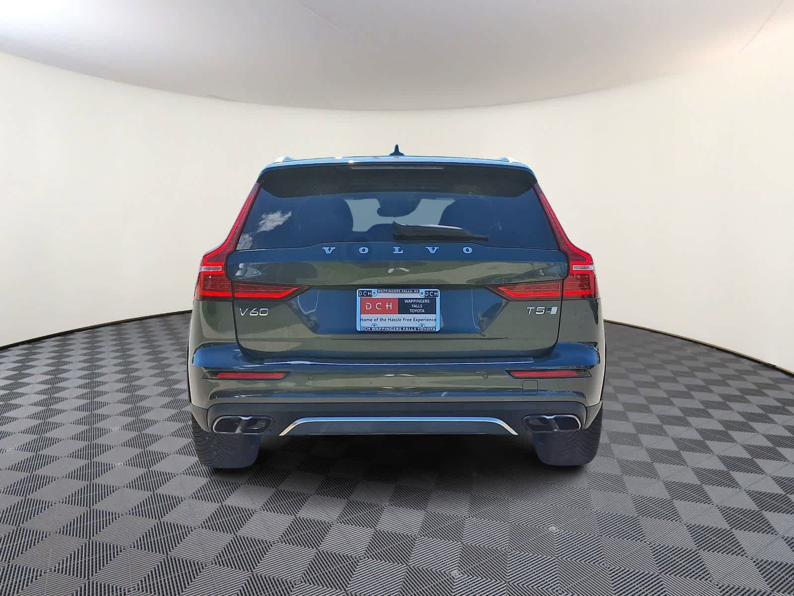 Used 2021 Volvo V60 T5 Cross Country w/ Lounge Package AWD/4WD image 6