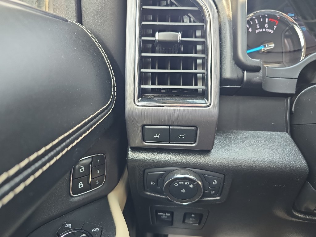 Used 2021 Ford Expedition Max Platinum AWD/4WD image 26
