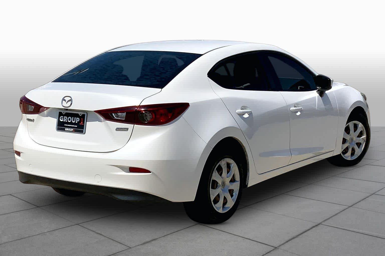 Used 2018 MAZDA MAZDA3 Sport FWD image 12