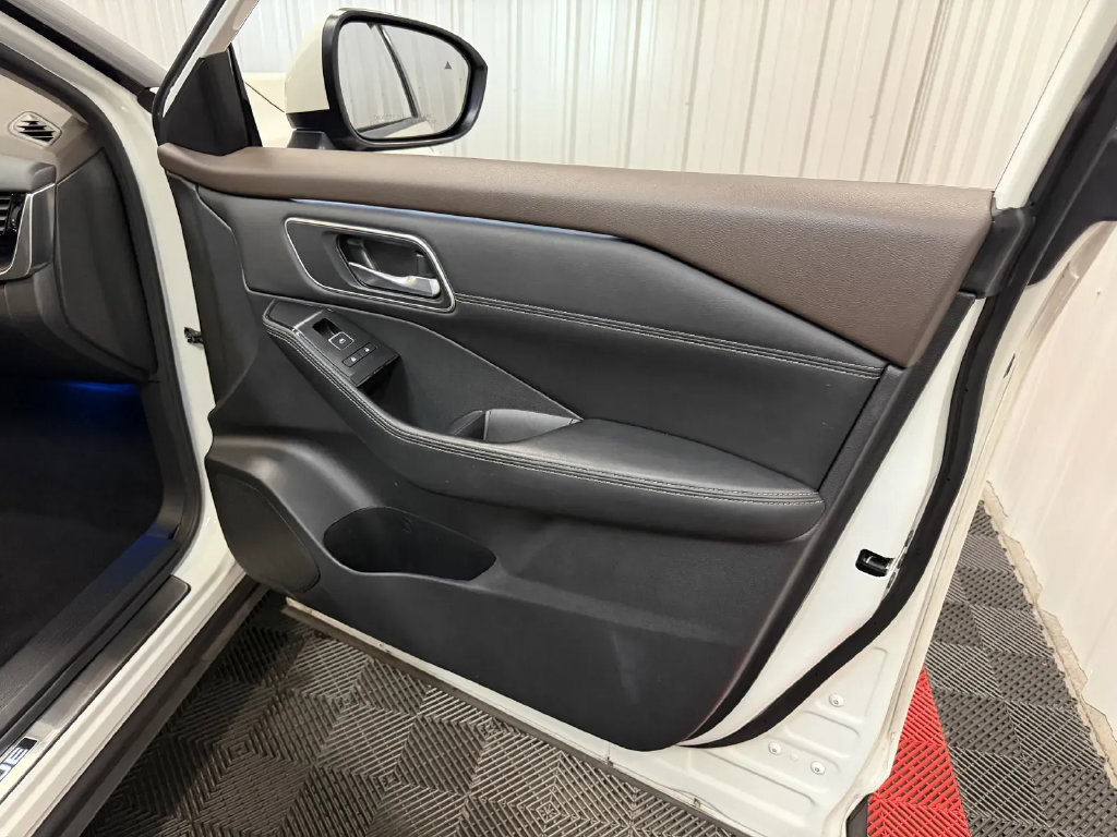 Used 2022 Nissan Rogue Platinum w/ Head-Up Display Package FWD image 42
