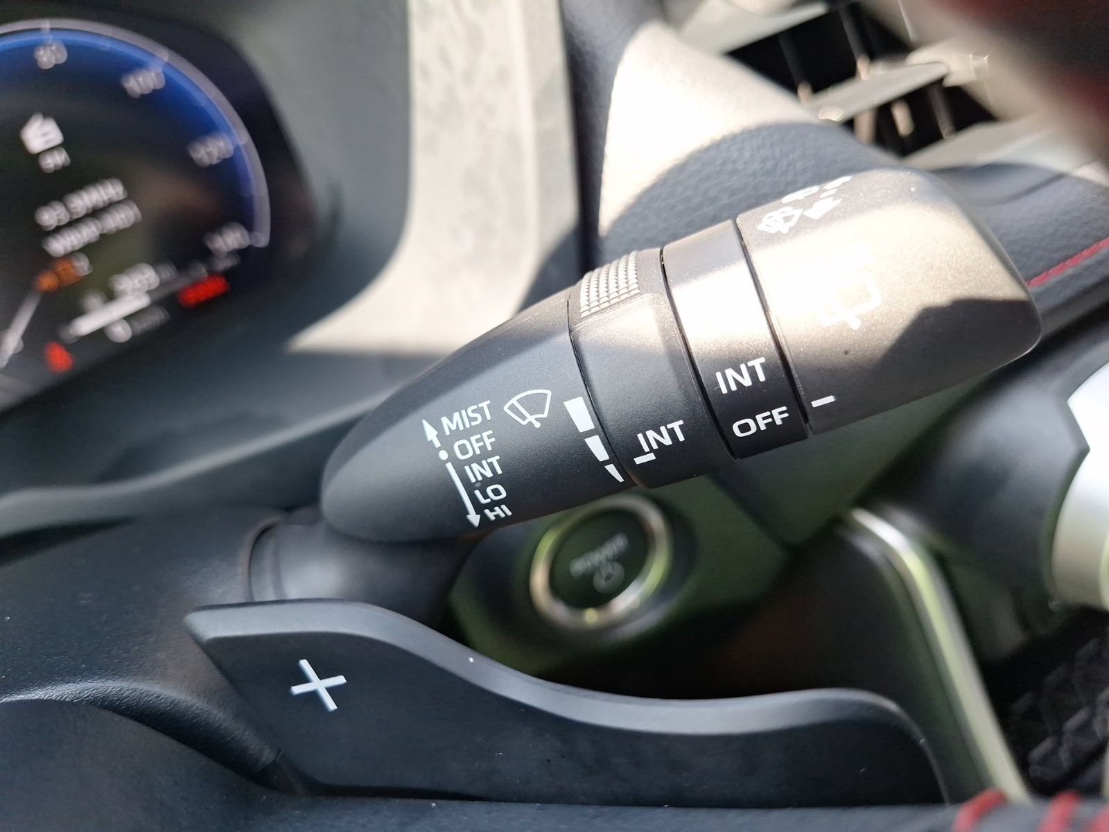 Used 2025 Toyota RAV4 XSE AWD/4WD image 23