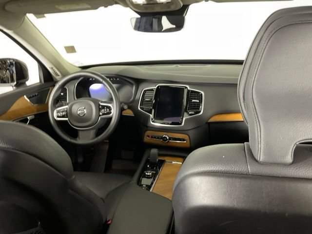 Certified 2025 Volvo XC90 B5 Plus w/ Protection Package AWD/4WD image 16