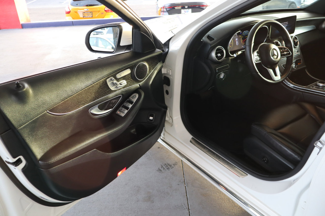 Used 2019 Mercedes-Benz C 300 4MATIC Sedan image 12