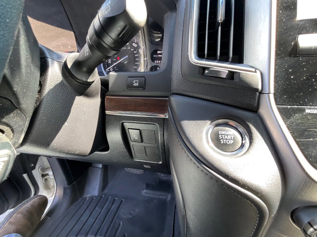 Used 2016 Toyota Land Cruiser image 16