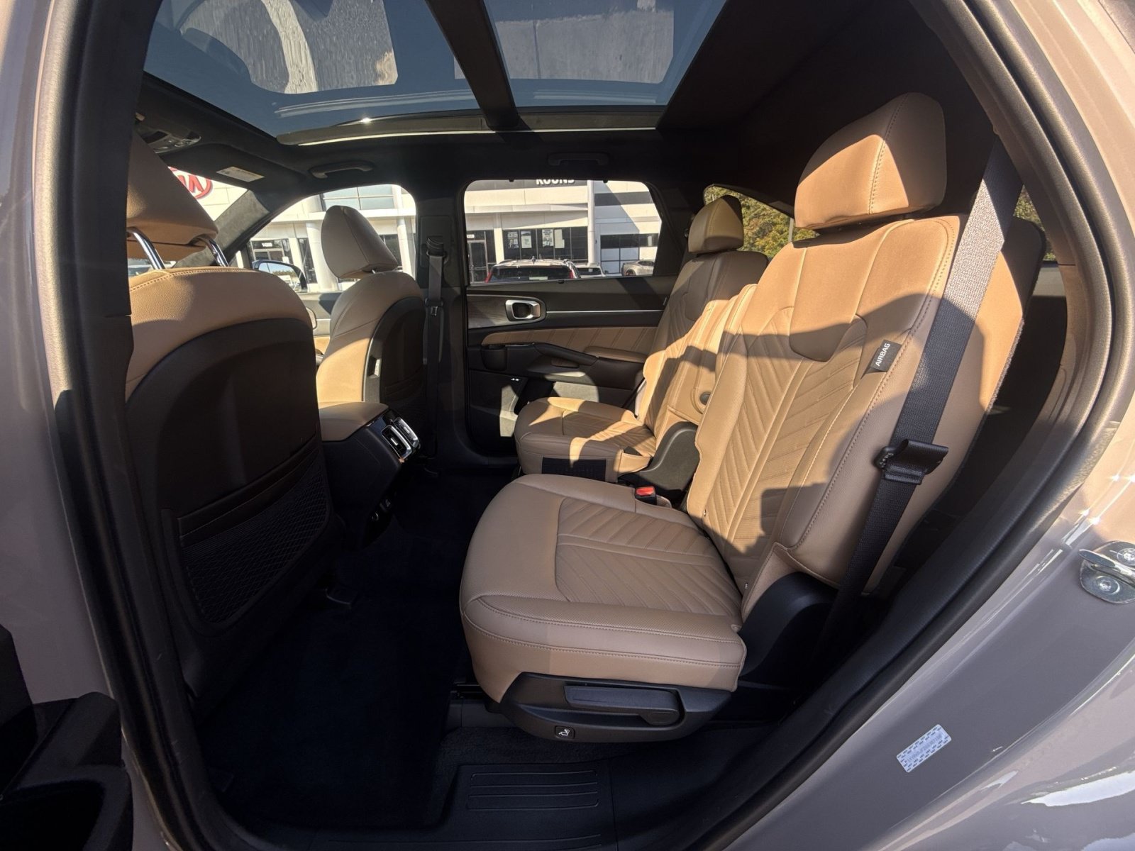 Used 2025 Kia Sorento SX Prestige w/ Olive Brown Leather Package AWD/4WD image 38