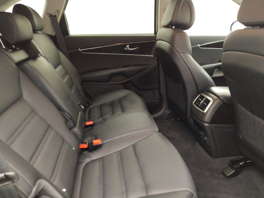 Used 2016 Kia Sorento EX FWD image 19