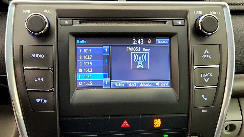 Used 2015 Toyota Camry LE FWD image 18