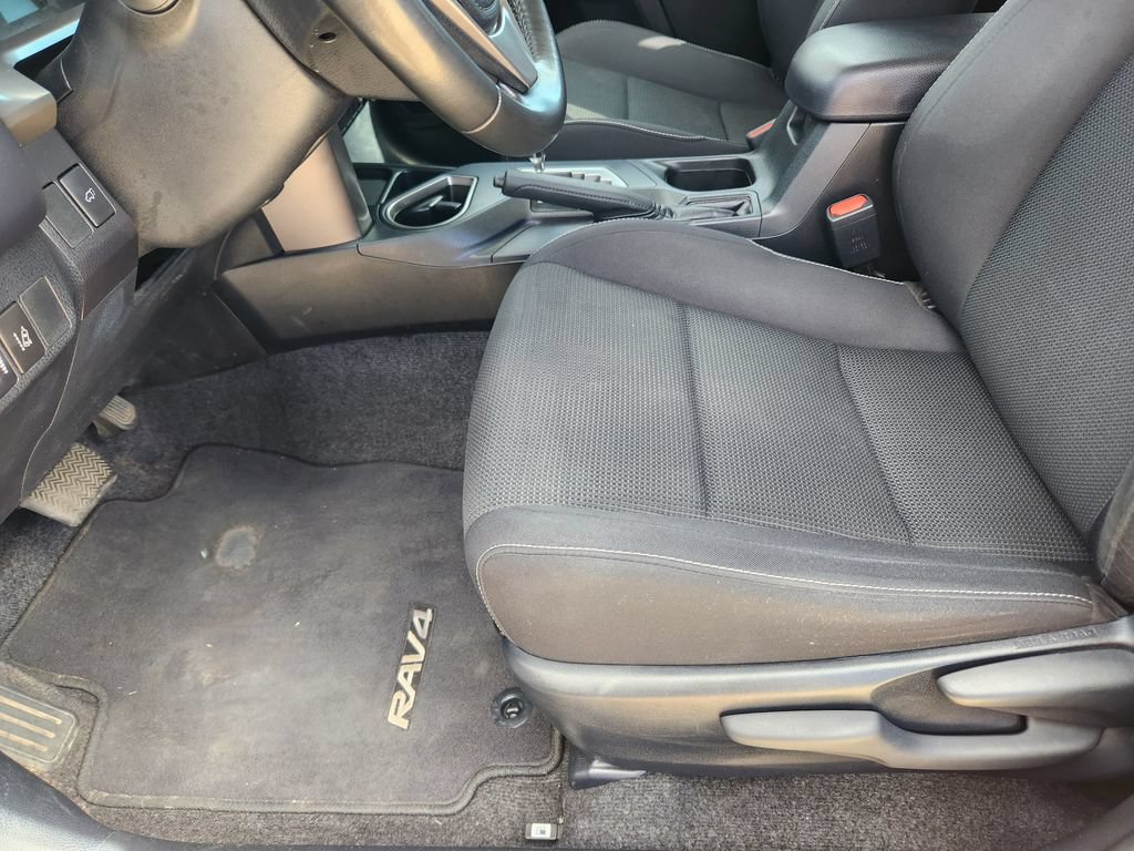 Used 2017 Toyota RAV4 XLE w/ Convenience Package AWD/4WD image 14