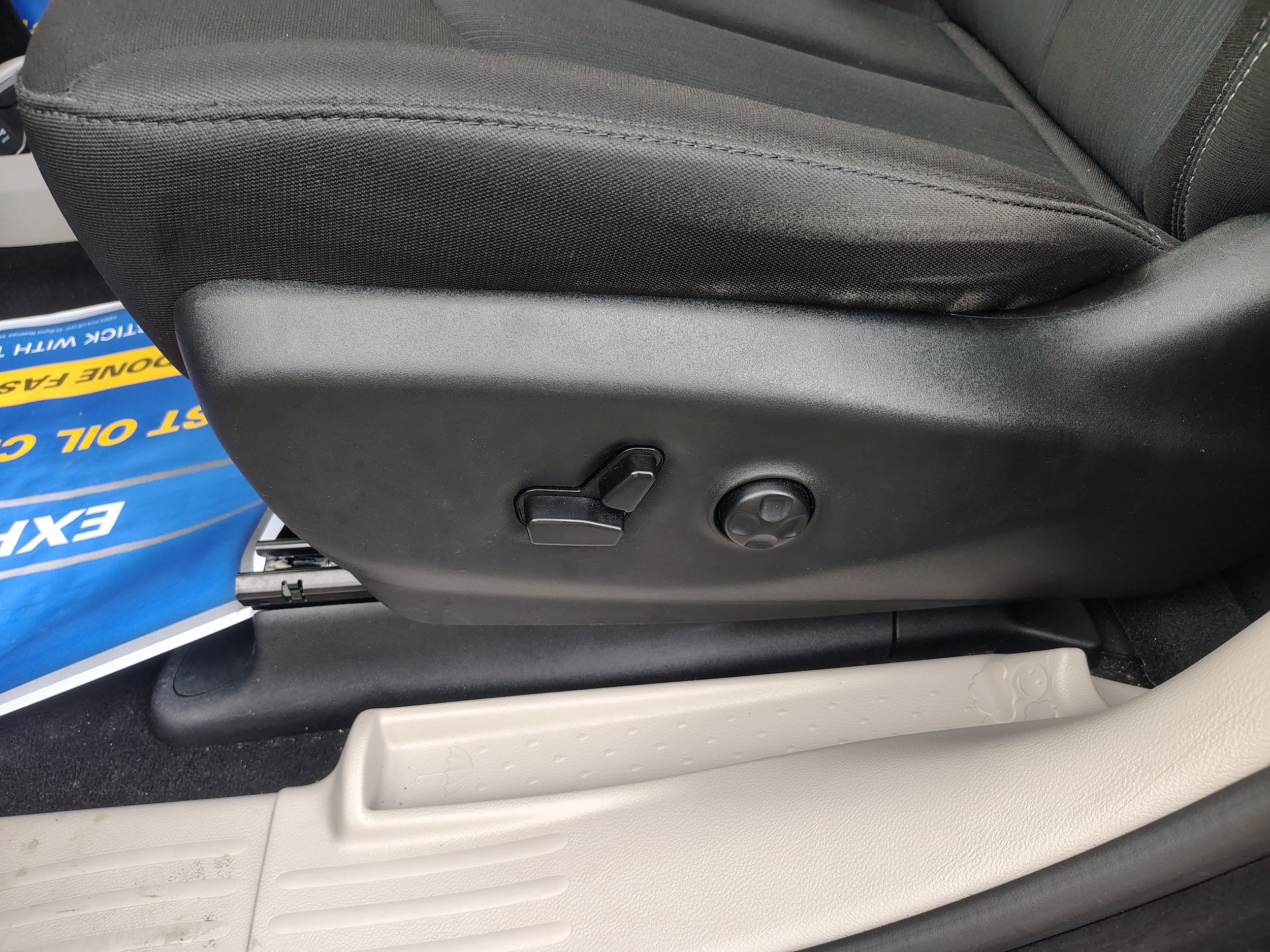 Certified 2024 Chrysler Voyager LX FWD image 30