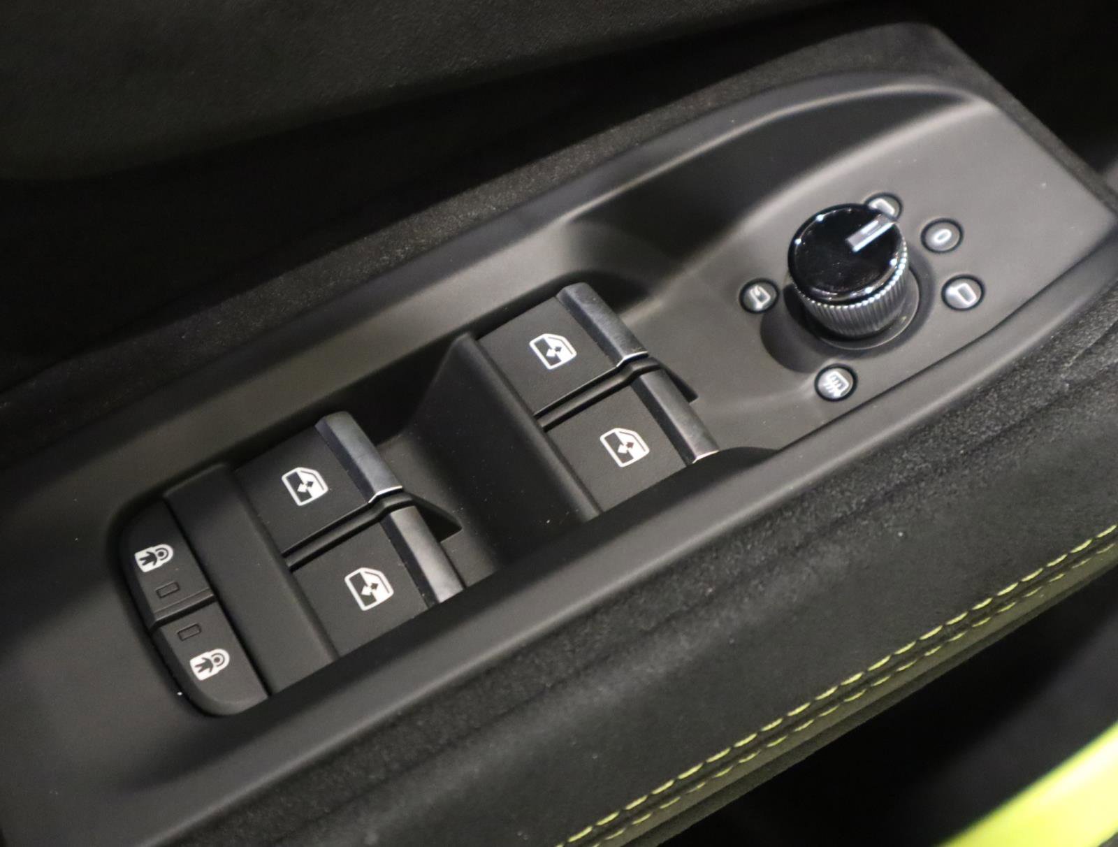 Used 2023 Lamborghini Urus Performante image 24