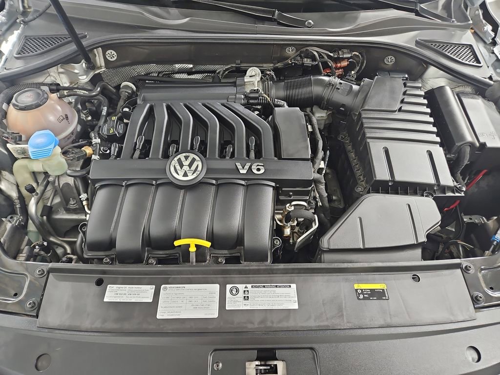 Used 2018 Volkswagen Passat 3.6 image 21