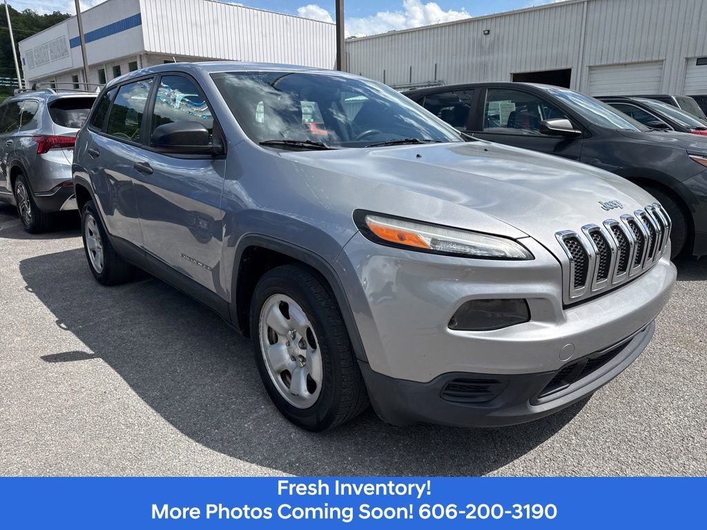 Used 2014 Jeep Cherokee Sport FWD image 3