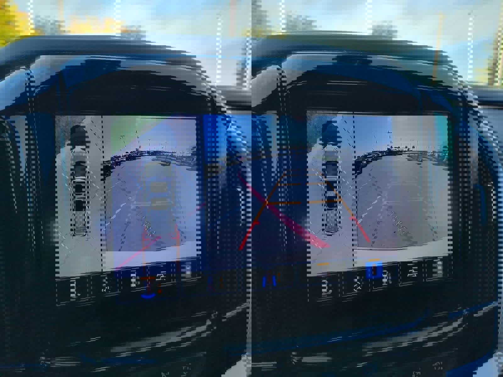 Used 2022 Chevrolet Traverse RS image 29