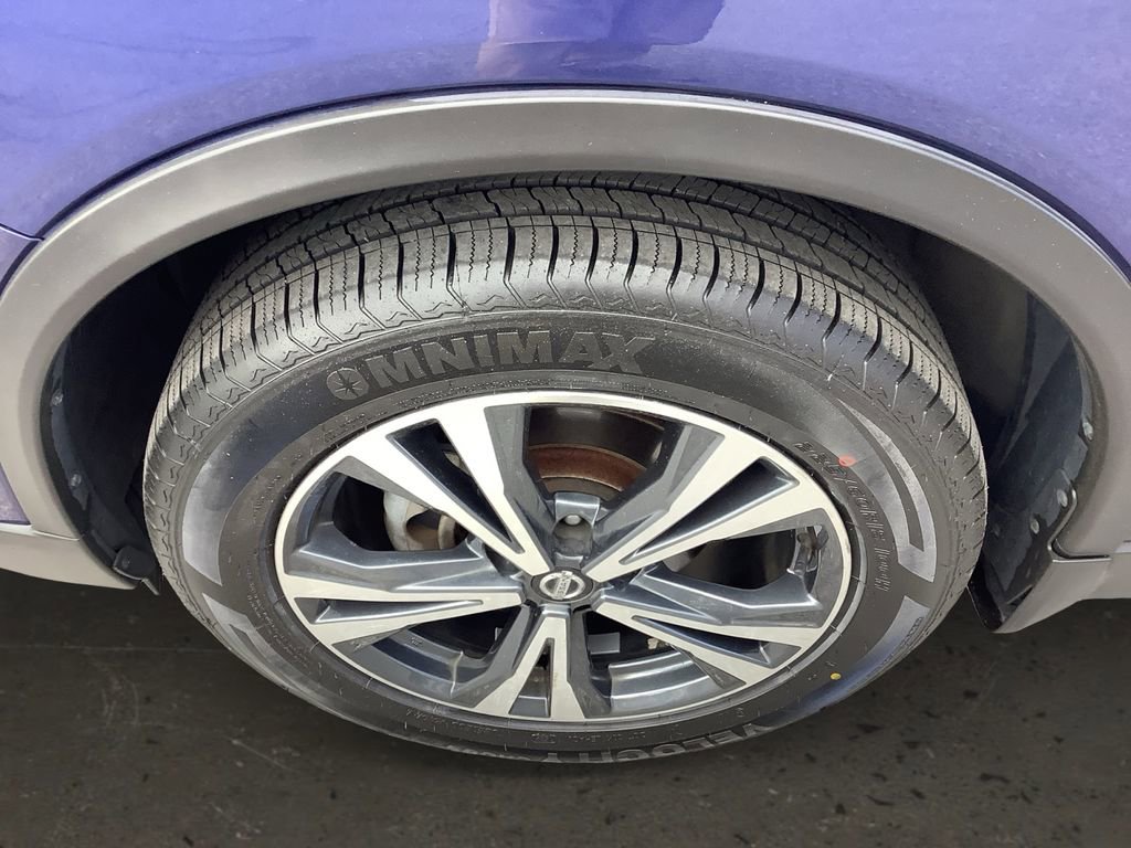 Used 2017 Nissan Rogue SL w/ SL Premium Package image 10