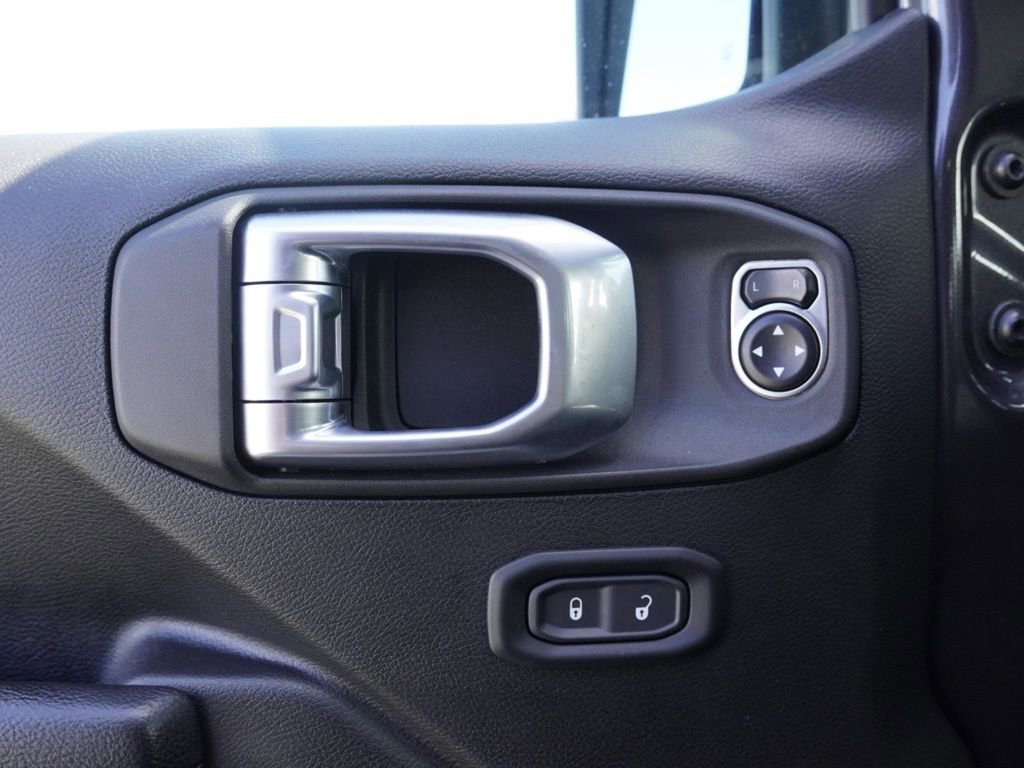 Certified 2024 Jeep Wrangler Unlimited Rubicon w/ Technology Group image 11