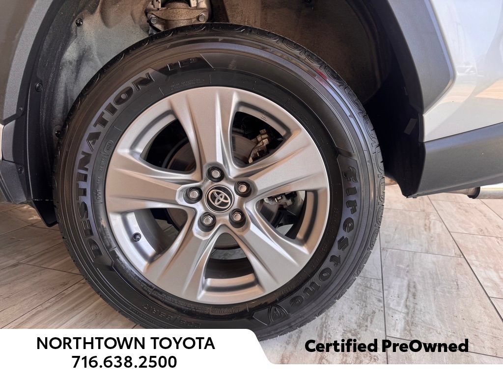 Used 2025 Toyota RAV4 LE AWD/4WD image 23