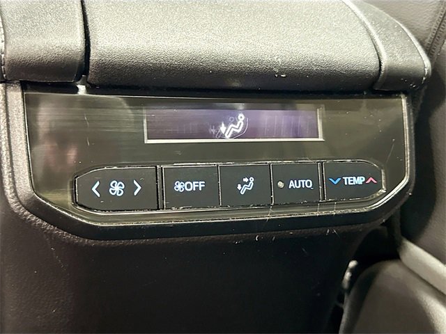 Used 2020 Toyota Highlander Limited image 28
