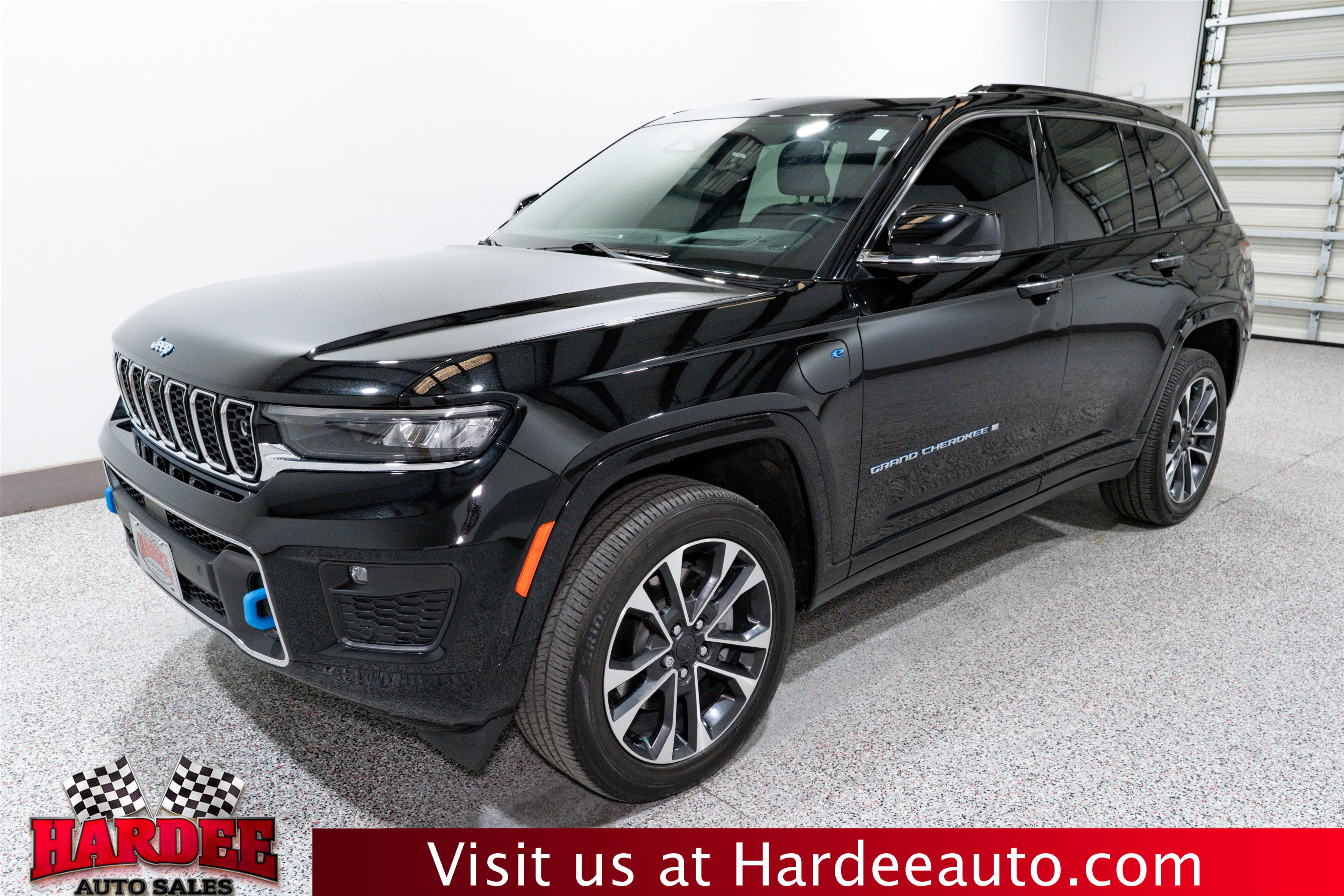 Used 2023 Jeep Grand Cherokee Overland w/ Advanced Protech Group III image 2