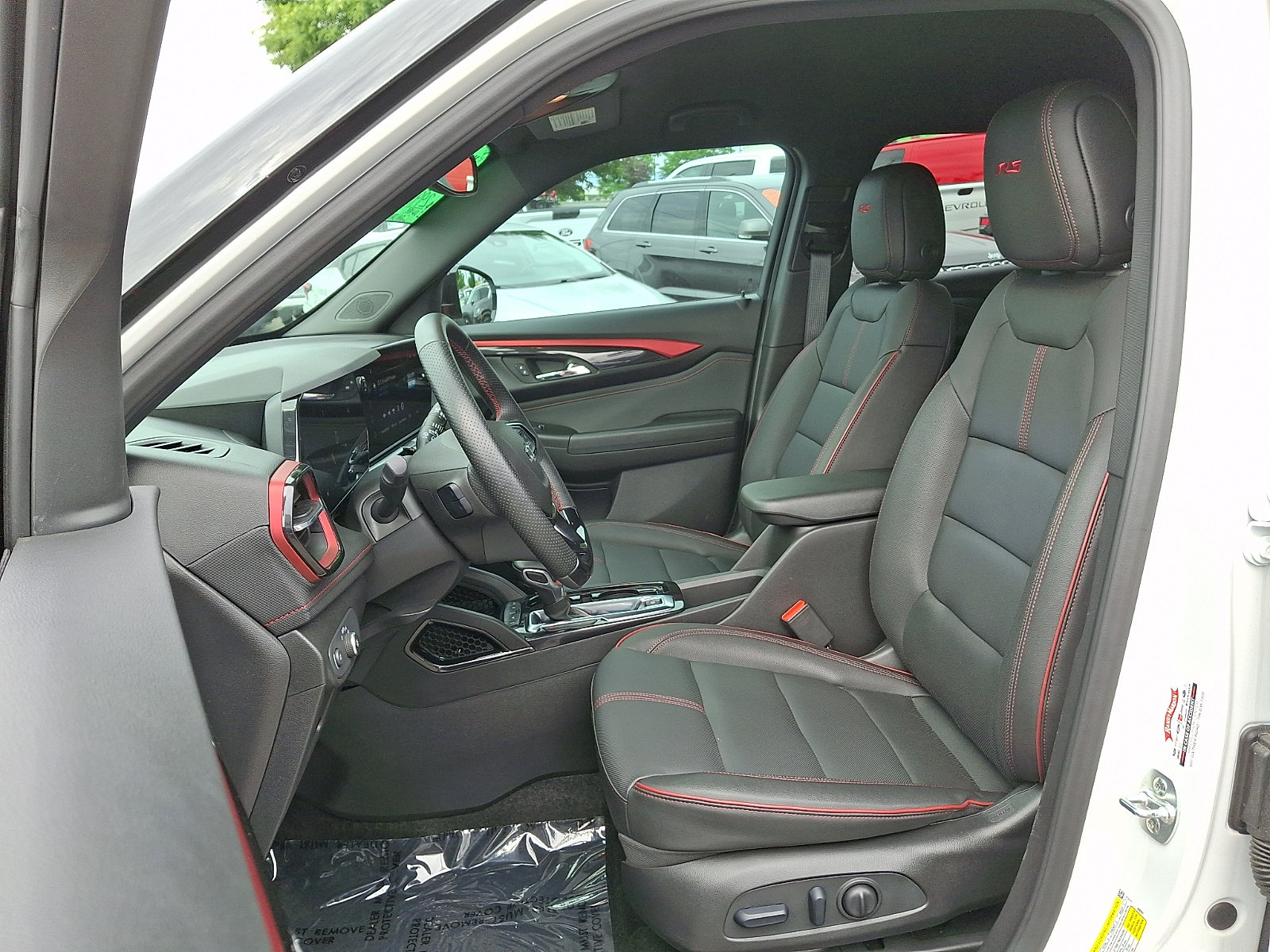 Used 2025 Chevrolet TrailBlazer RS w/ Convenience Package AWD/4WD image 13