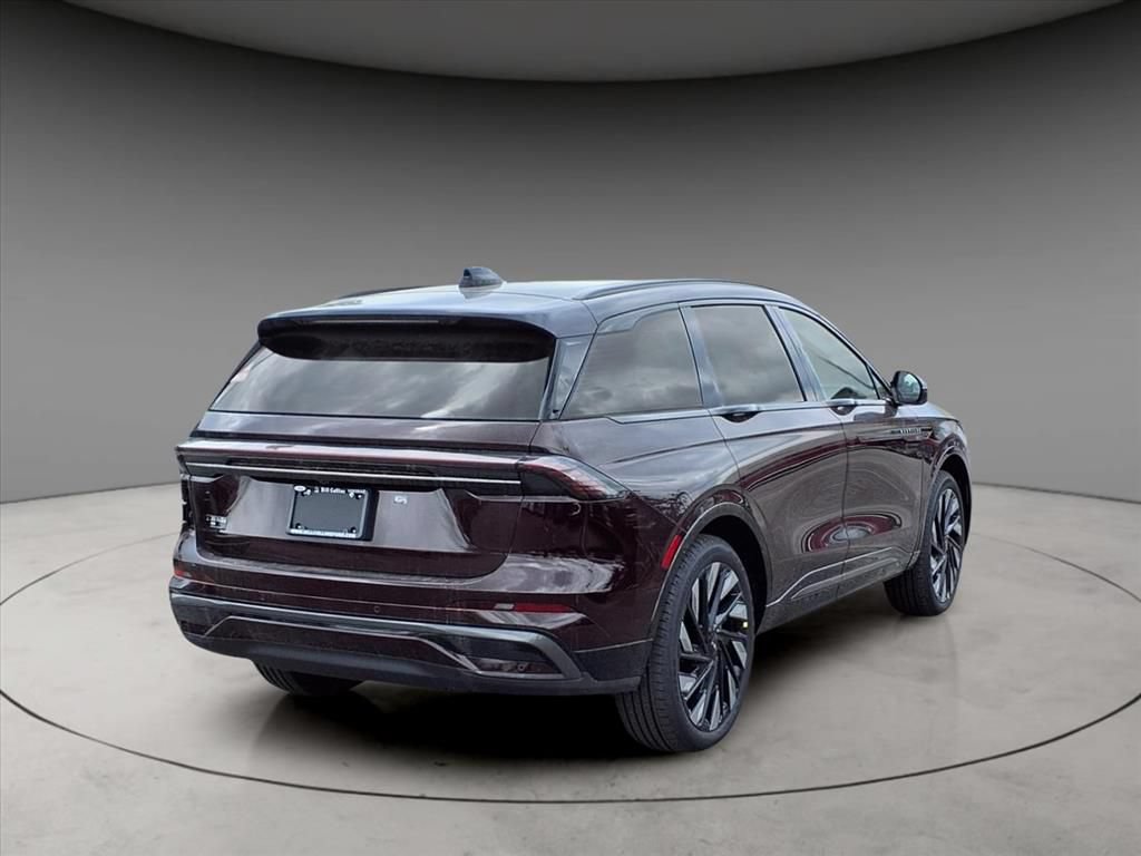 New 2025 Lincoln Nautilus Reserve w/ Jet Appearance Package AWD/4WD image 8