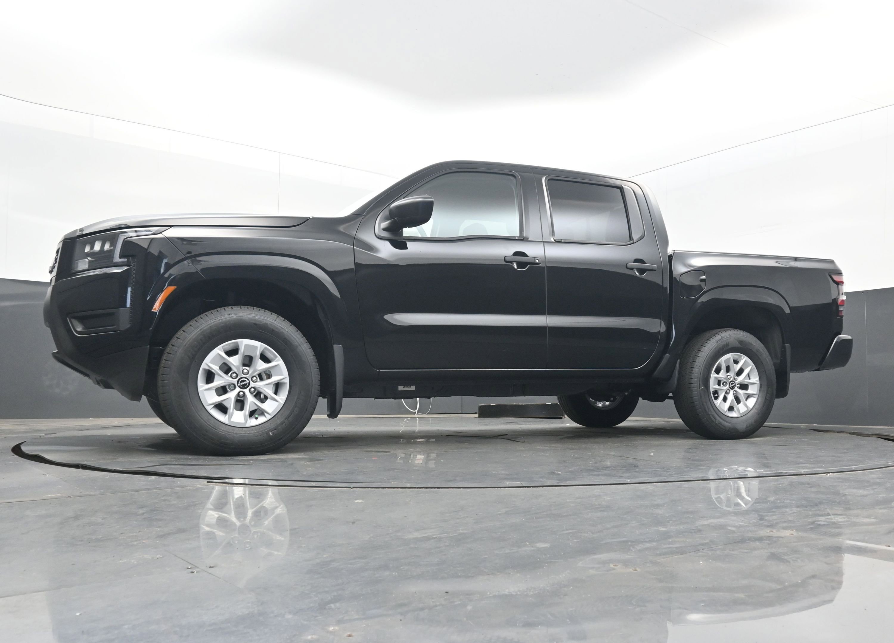 New 2026 Nissan Frontier S image 23