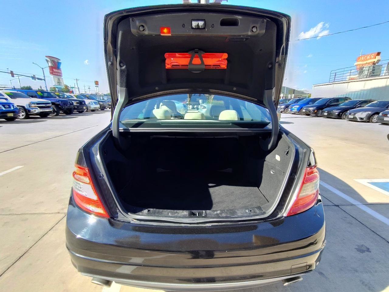 Used 2010 Mercedes-Benz C 300 Sedan image 36