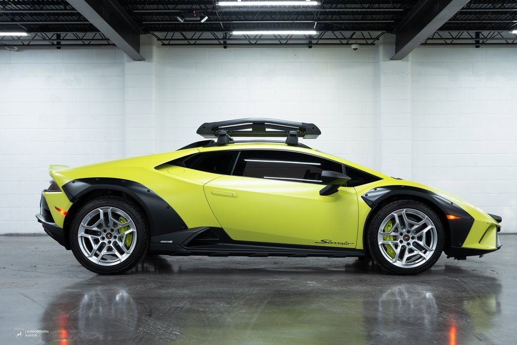 Used 2024 Lamborghini Huracan Sterrato image 18