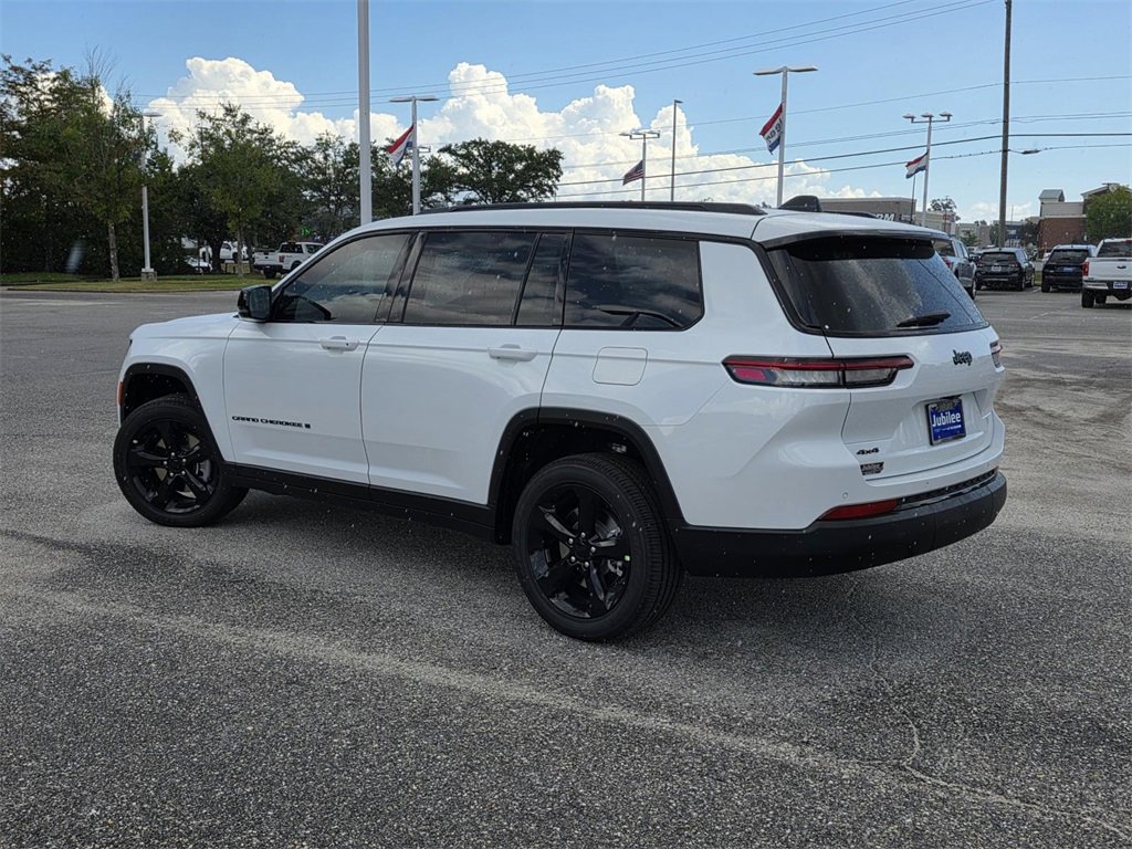 New 2025 Jeep Grand Cherokee L Altitude image 4