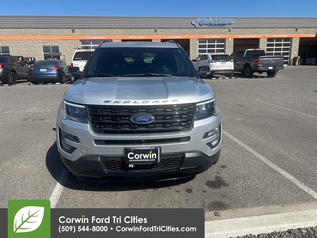 Used 2017 Ford Explorer Sport w/ Equipment Group 401A AWD/4WD image 3