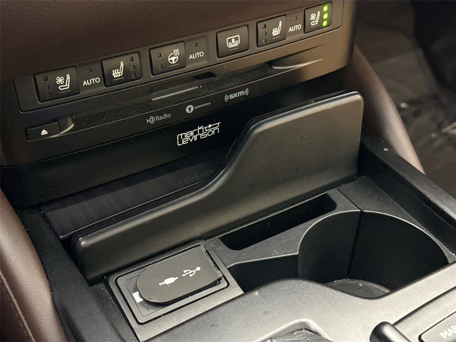 Used 2020 Lexus ES 350 Ultra Luxury w/ Accessory Package 2 image 28