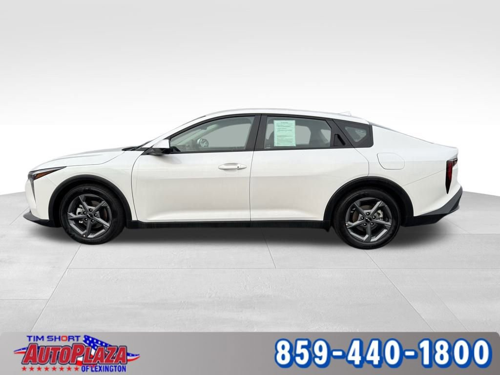 Used 2025 Kia K4 LXS image 12