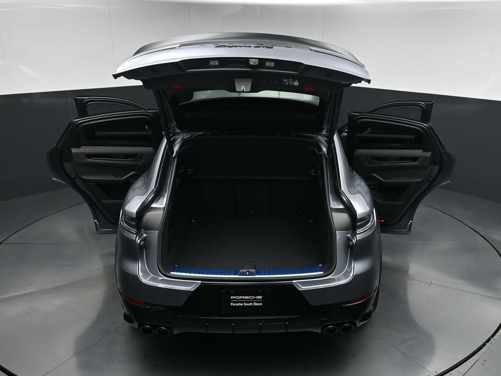 New 2026 Porsche Cayenne GTS AWD/4WD image 31
