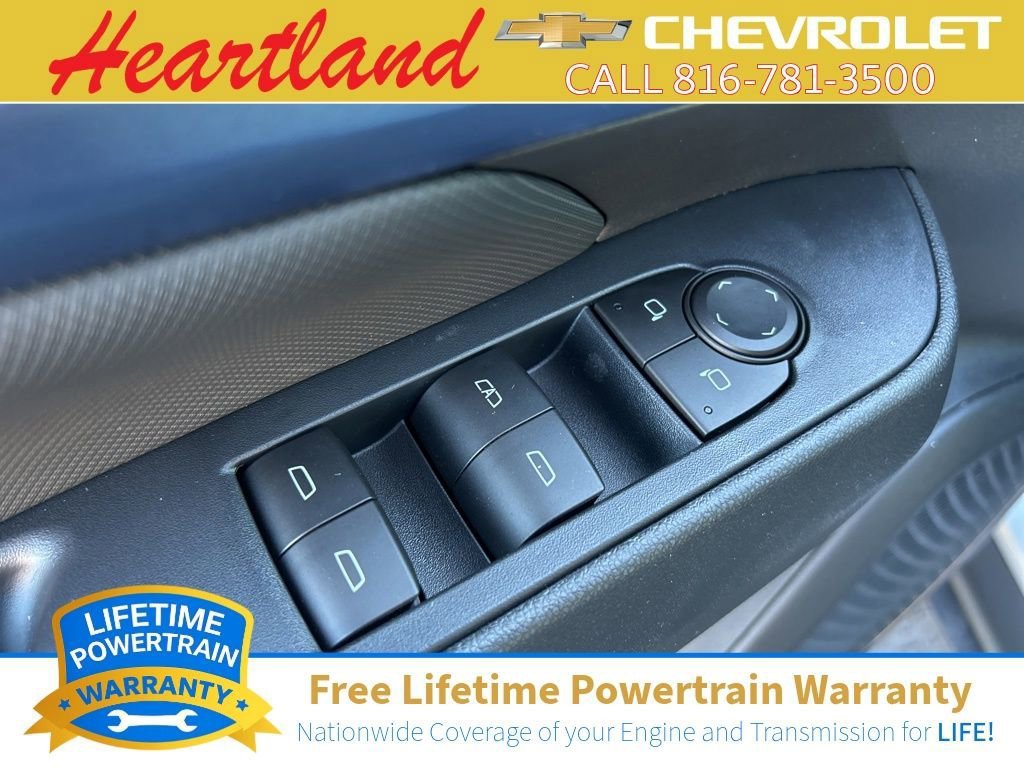 New 2026 Chevrolet Equinox EV LT w/ LPO, Blackout Package FWD image 17