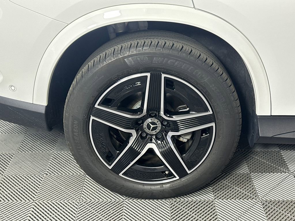 Used 2025 Mercedes-Benz GLC 300 4MATIC image 19