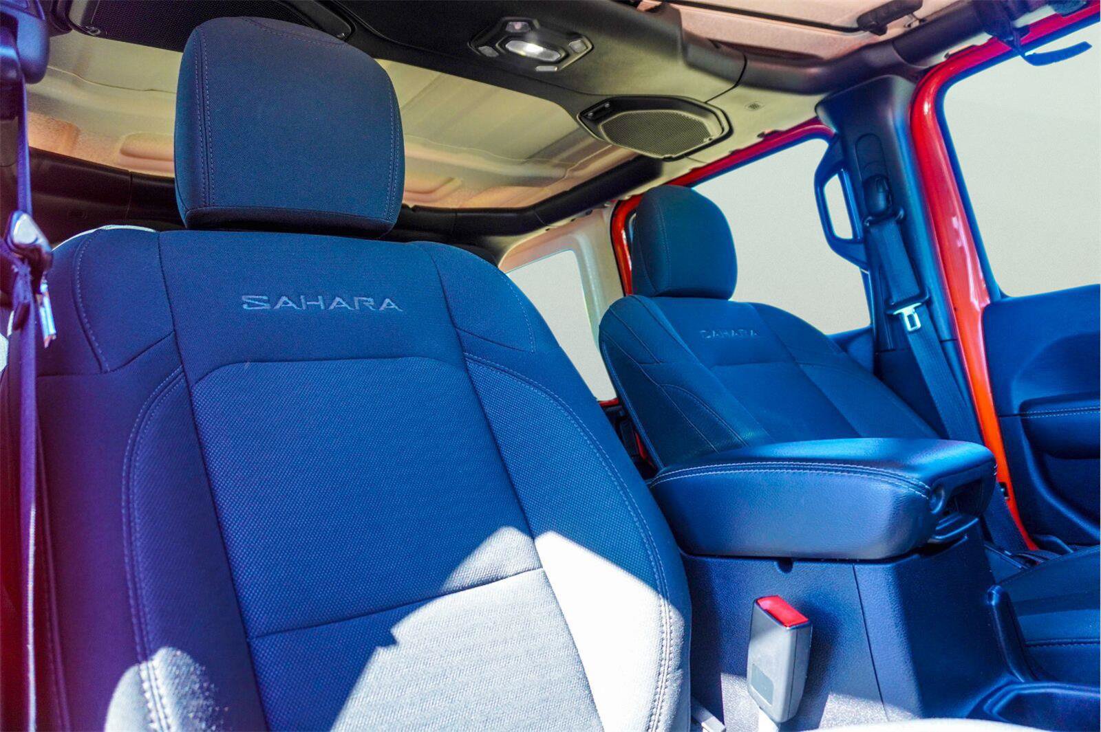Used 2018 Jeep Wrangler Unlimited Sahara w/ LED Lighting Group AWD/4WD image 20
