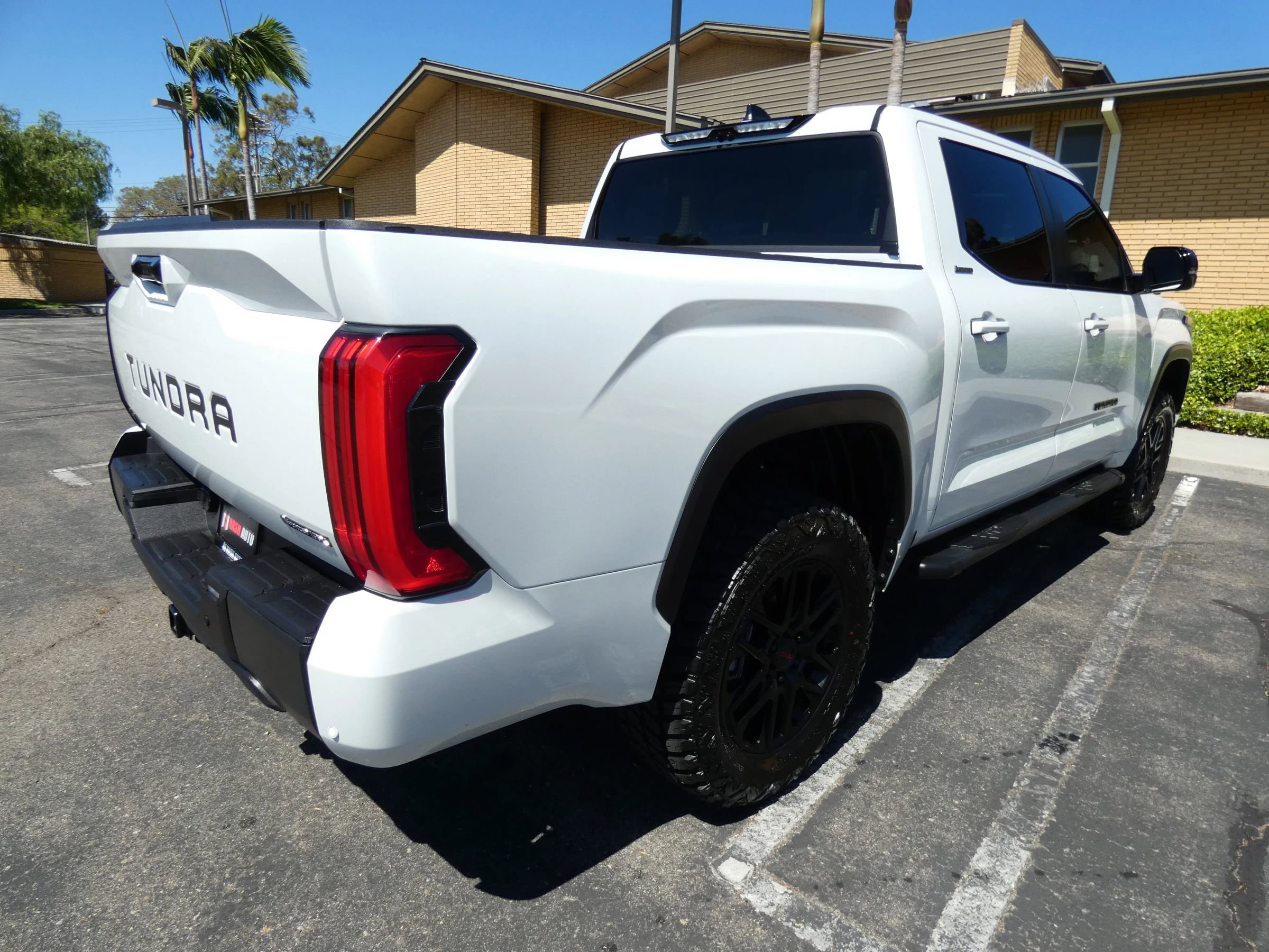 Used 2025 Toyota Tundra Limited image 9