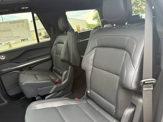 New 2027 Lincoln Navigator Reserve w/ Jet Appearance Package AWD/4WD image 28