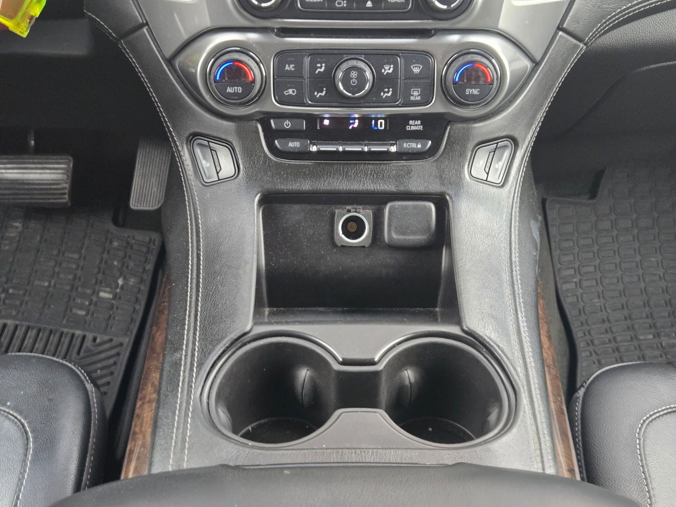 Used 2018 Chevrolet Suburban LT image 15