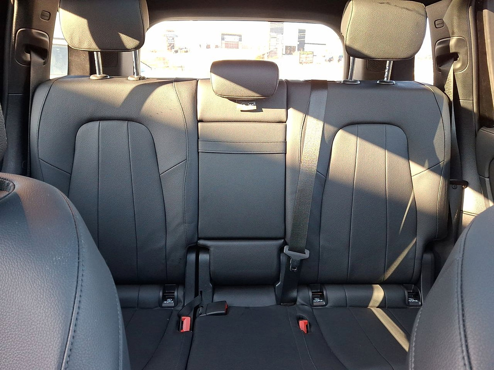 Used 2022 Mercedes-Benz GLB 250 4MATIC image 13