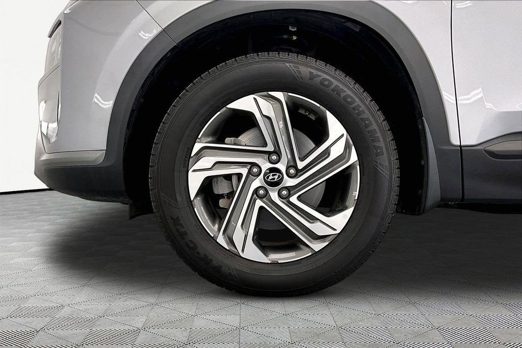 Used 2023 Hyundai Santa Fe SE w/ Cargo Package image 9