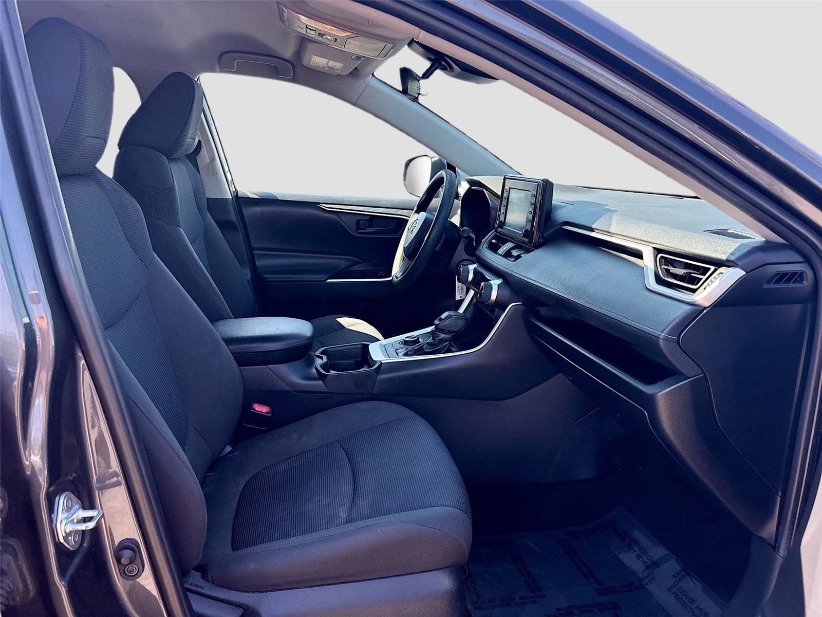 Used 2019 Toyota RAV4 LE image 28