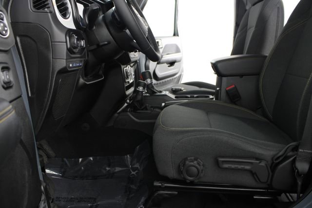 Used 2025 Jeep Wrangler Unlimited Sahara image 15