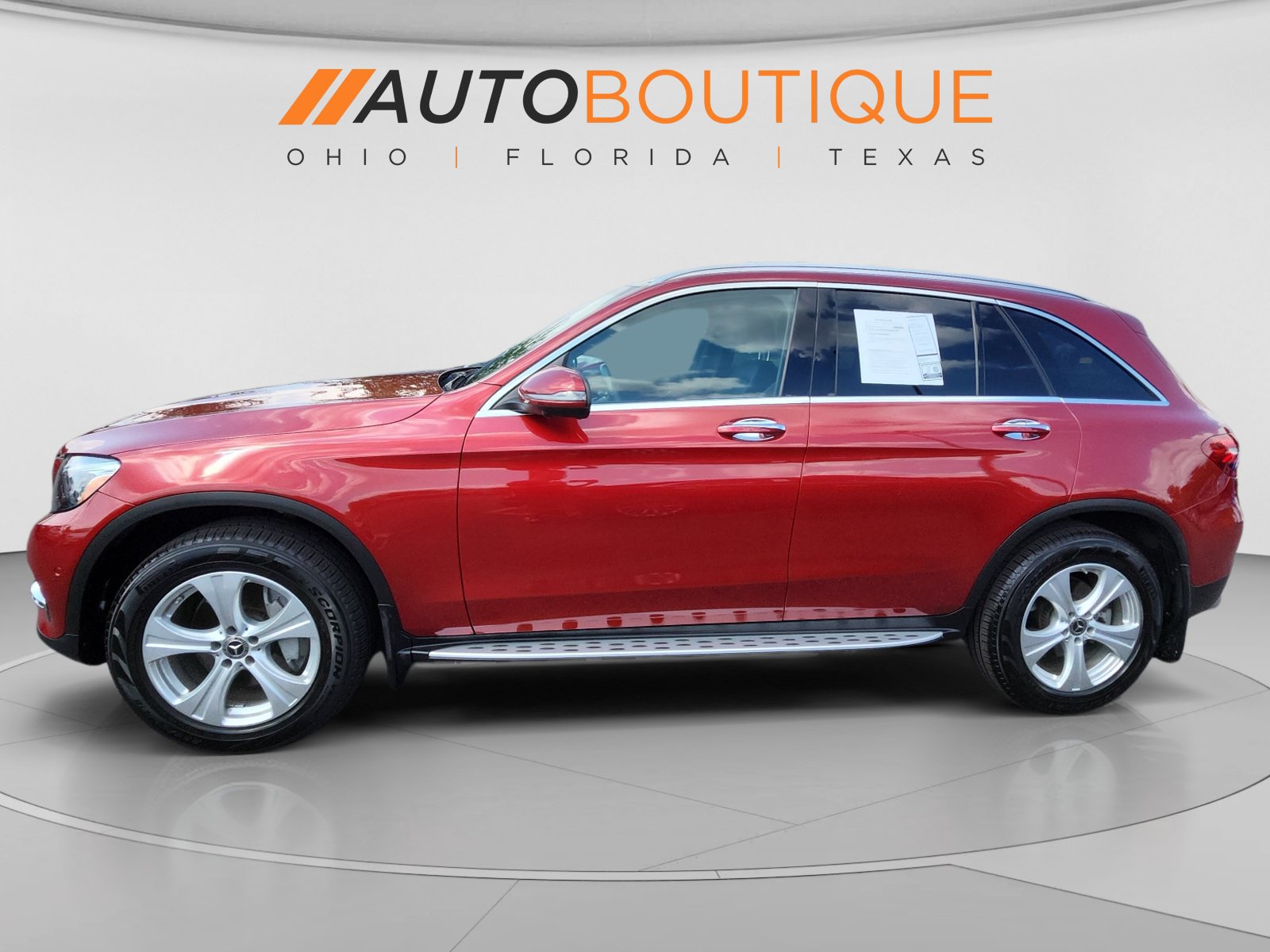 Used 2017 Mercedes-Benz GLC 300 4MATIC image 2