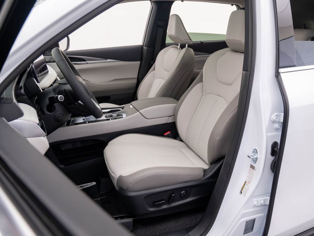 New 2026 INFINITI QX60 Luxe w/ Cargo Package image 16